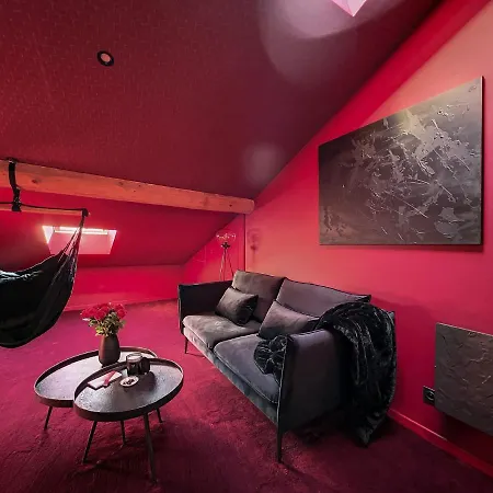 Rouge Baiser Avec Jacuzzi Privatif - Loveroom Insolite Apartment