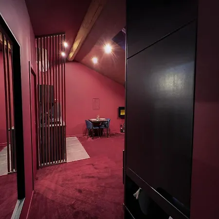 Rouge Baiser Avec Jacuzzi Privatif - Loveroom Insolite Apartment *
