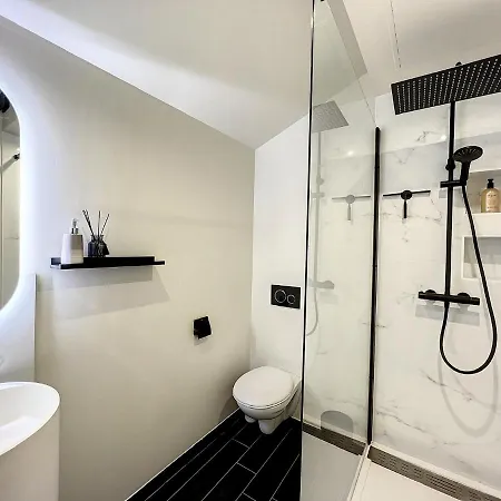 Rouge Baiser Avec Jacuzzi Privatif - Loveroom Insolite Apartment *